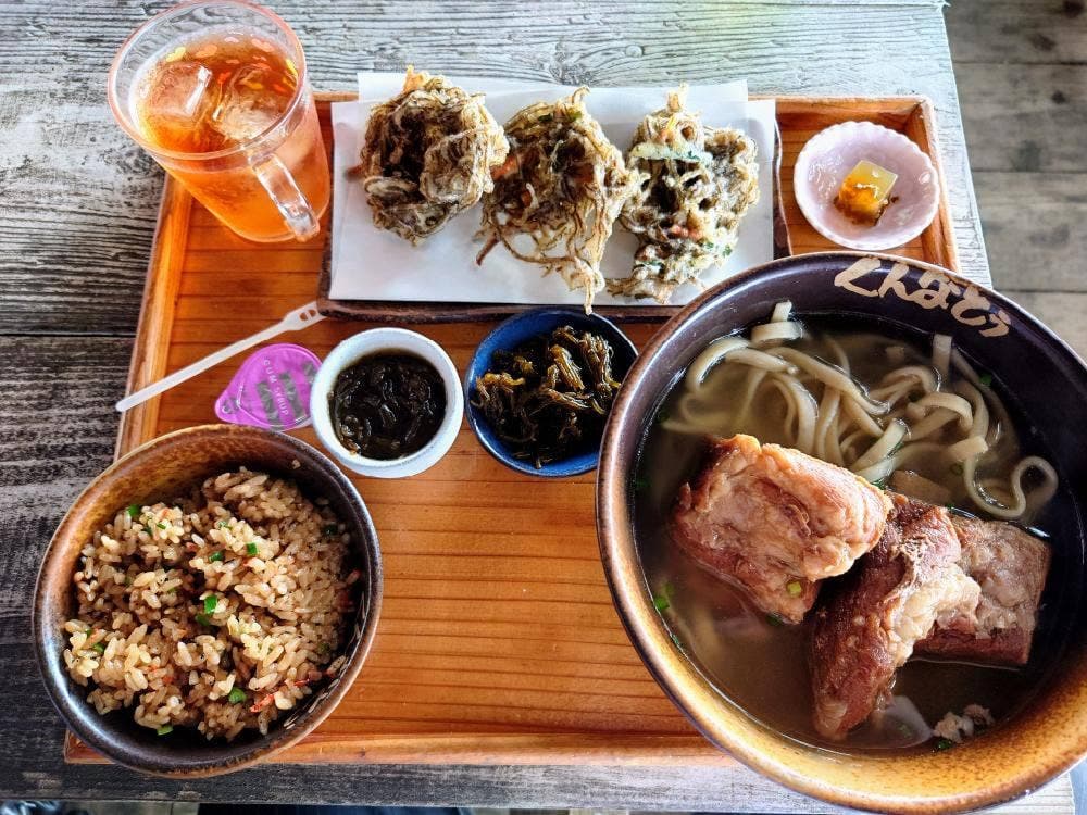 もずくそばの店 くんなとぅ