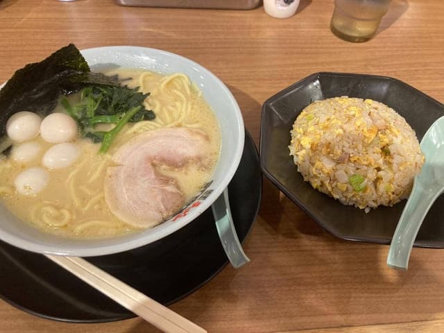 横浜家系ラーメン 町田商店 水沢店 - サブ画像1