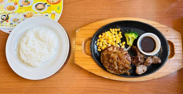 ココス 千住堀切橋店 - サブ画像2