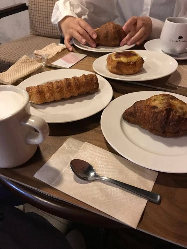 クロワッサン専門店 J.CROISSANT - サブ画像1