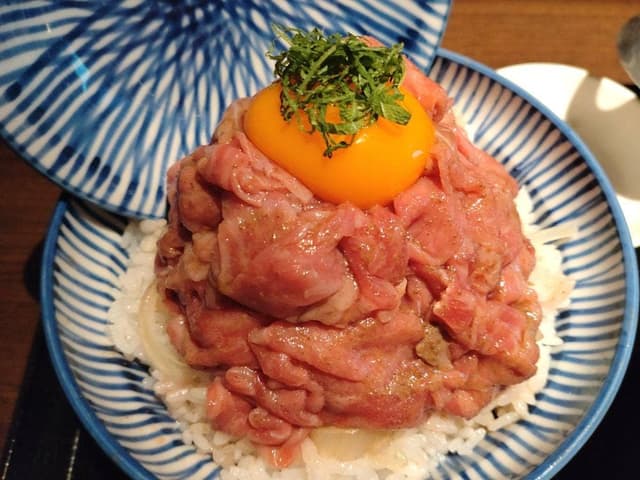 間借り 元祖レア牛丼 頂 - サブ画像3