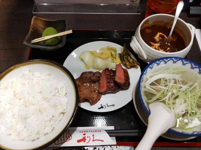 牛たん炭焼 利久 博多デイトス店 - サブ画像1