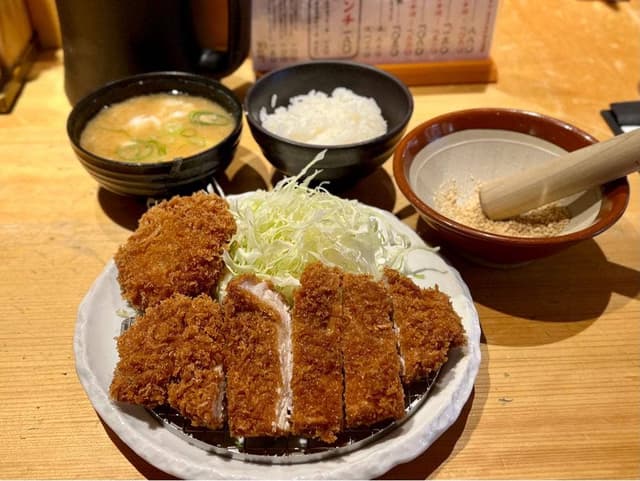 かつ丼 トンテキ 豚屋とん一 姫路駅前店 - サブ画像1