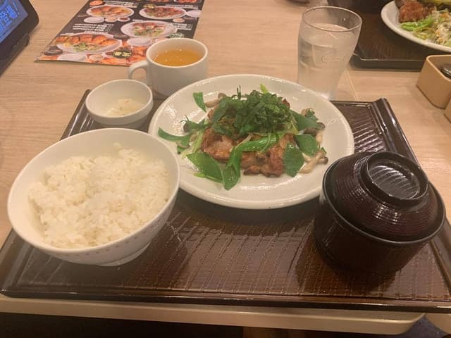 ガスト 大森中店 - サブ画像1