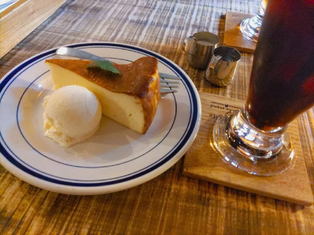 Whitebird coffee stand