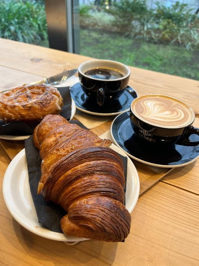 ZEBRA Coffee & Croissant 渋谷店 - サブ画像1