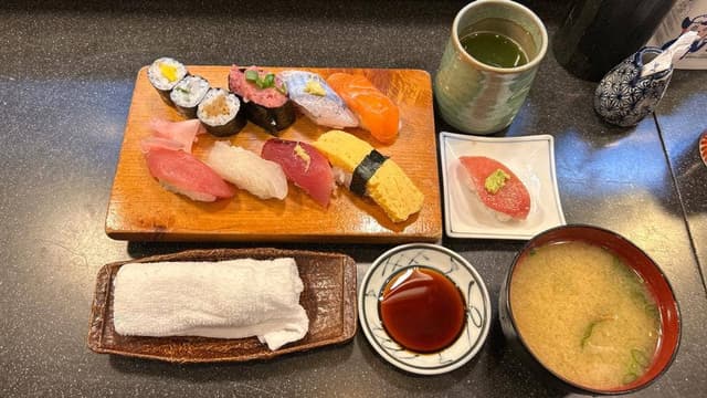 幸寿司西新宿店 - サブ画像3