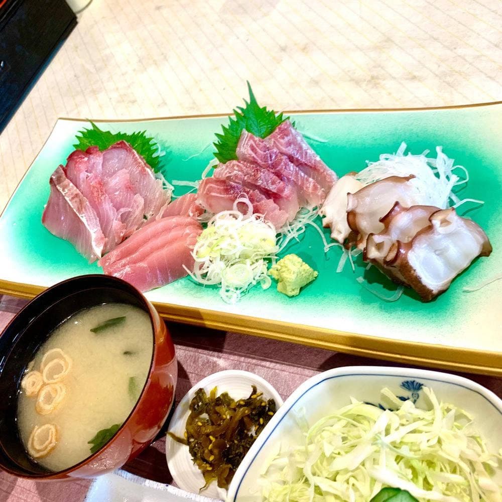 食堂きんざ