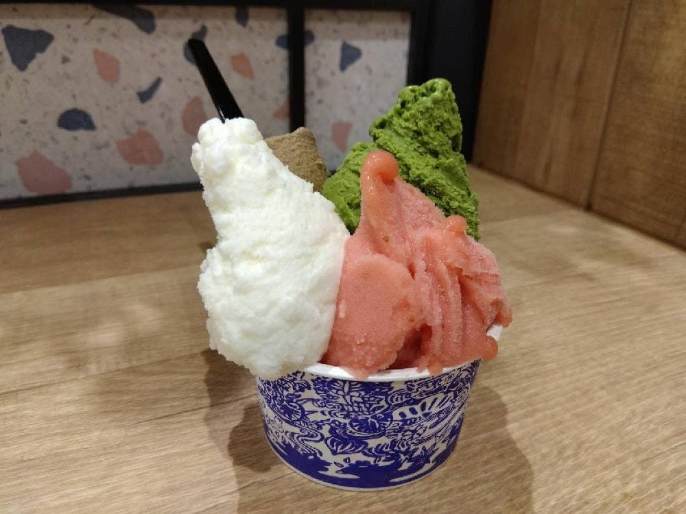 GELATERIA Azzurro 草津エイスクエア店