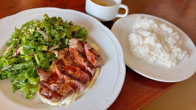 ロイヤルホスト 西新井大師店 - サブ画像1