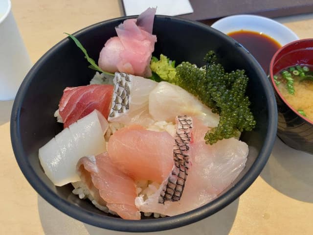 海鮮・島料理 源 空港店 - サブ画像2