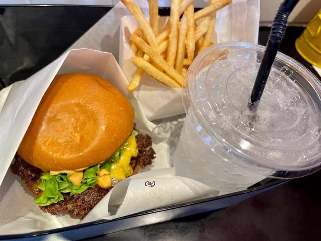 HENRY'S BURGER - サブ画像1