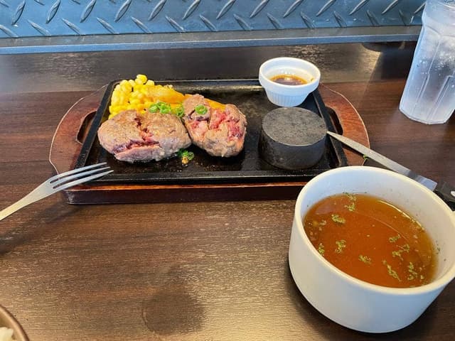 炭焼きハンバーグ バグる - サブ画像2