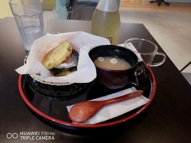 comecome BURGER 博多駅前店 - サブ画像3