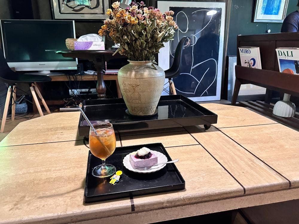 Cafe & Gallery Miro
