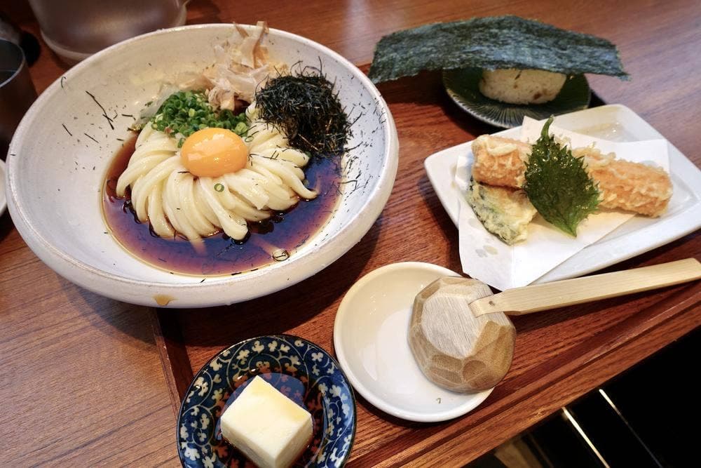 僕とうどんとカツオだし 淀屋橋店