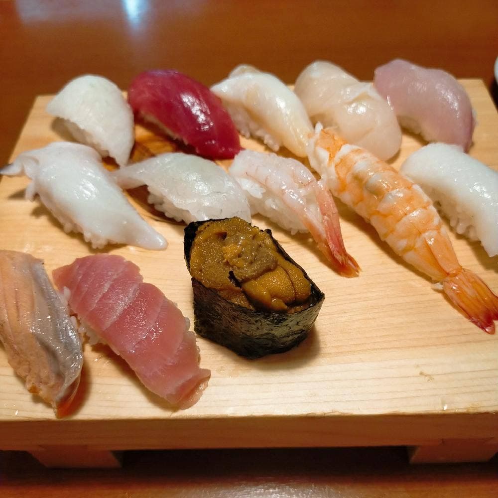や台ずし 東大曽根町