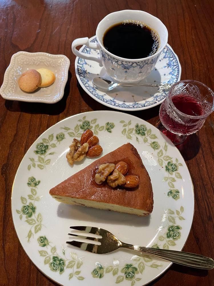 中世ルネサンス ブックカフェ テューア