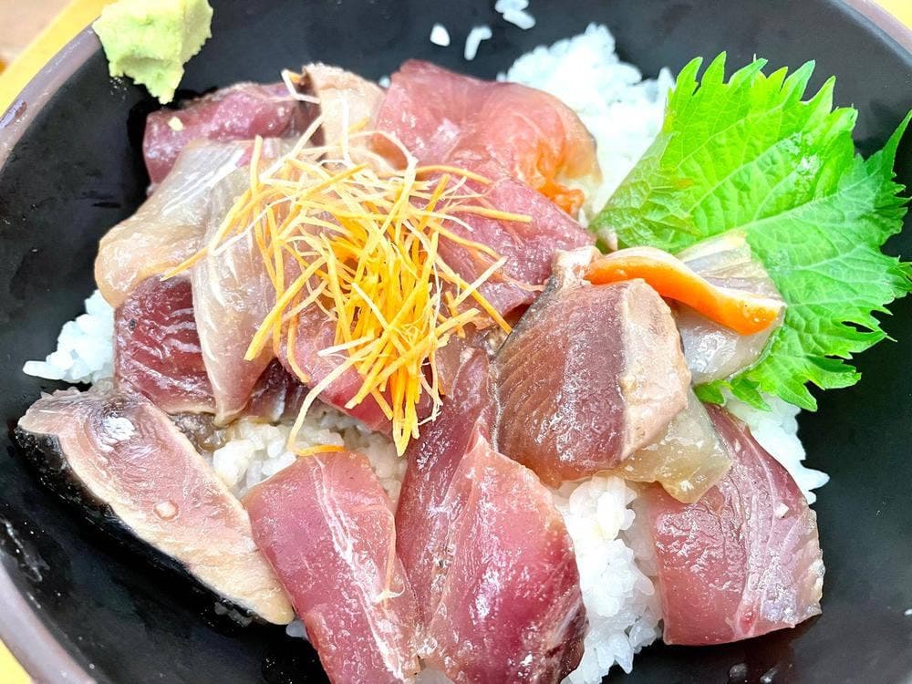 賀露港・市場食堂