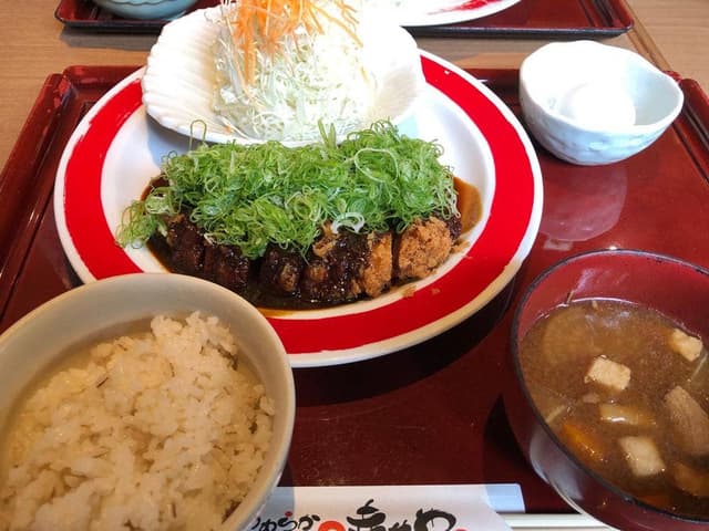 やわらかとんかつ幸せや 坂戸店 - サブ画像1