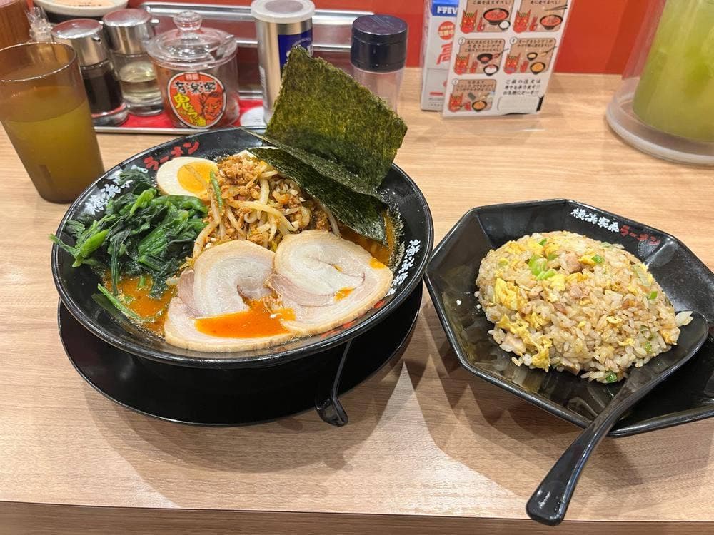 横浜家系ラーメン有楽家 桑名店