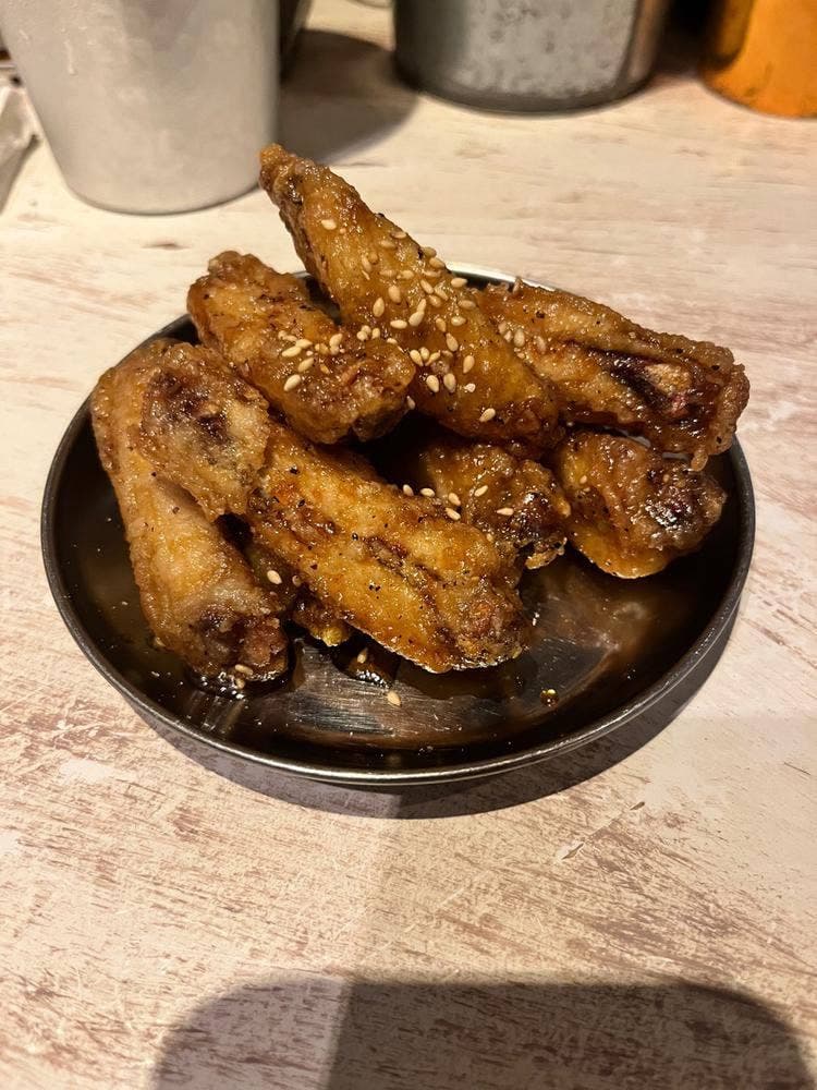 個室居酒屋 焼き鳥・炊き餃子・鶏白湯鍋 ハチ鶏