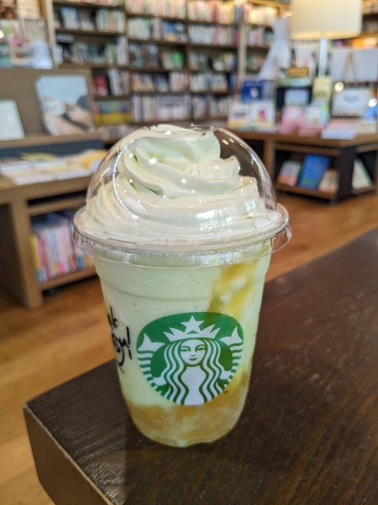スターバックス コーヒー 蔦屋書店 武雄市図書館店