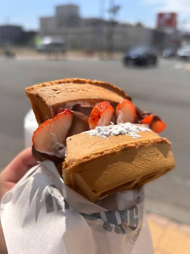 Waffle Khan 札幌八軒店