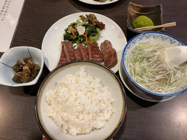 牛たん炭焼 利久 松島海岸駅前店 - サブ画像1