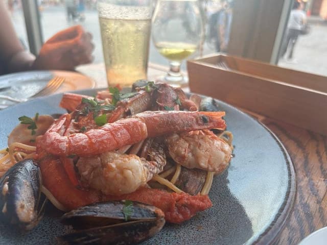 Cafe&Rotisserie LA COCORICO 横浜赤レンガ倉庫店 - サブ画像1