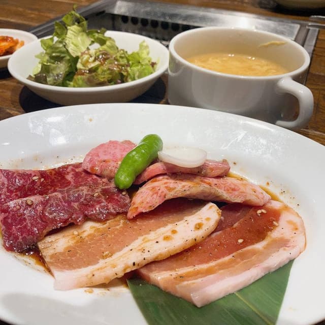 焼肉ビストロ 牛印 京橋エドグラン店 - サブ画像1
