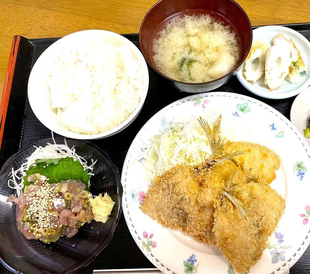 港のごはんやさん