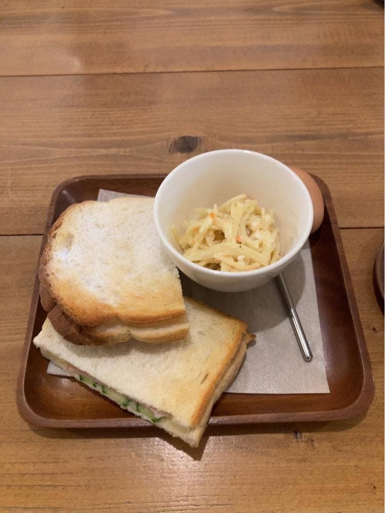 LUCK CAFE