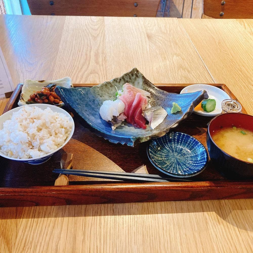 カマタ食堂