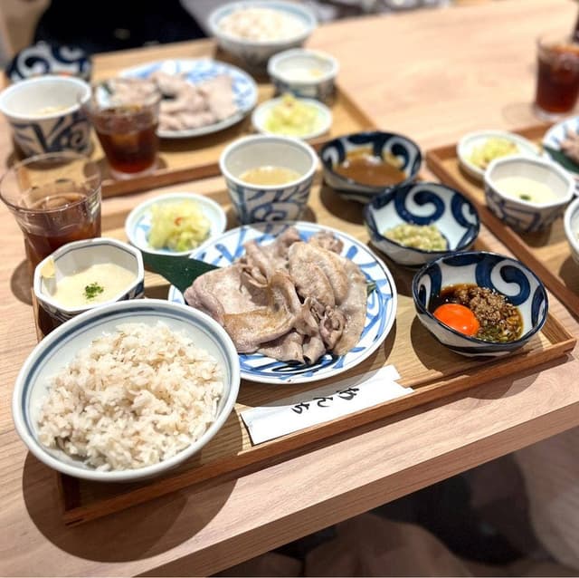あんちすてーき とろろ麦めし 豚丸 ラソラ川西店 - サブ画像2