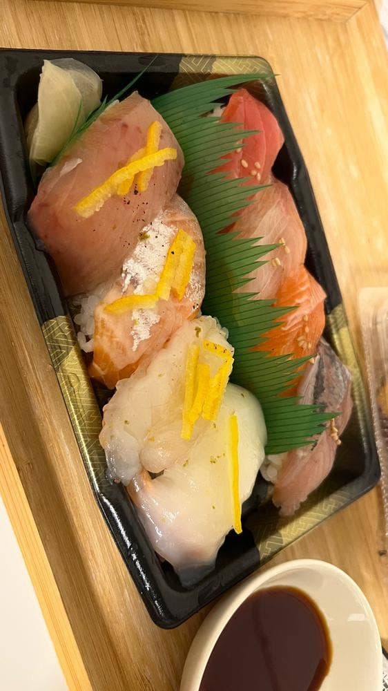 ちよだ鮨 桜台店 - サブ画像1