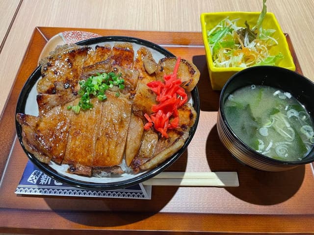 豚味噌丼お食事処 秩父新世界 - サブ画像2