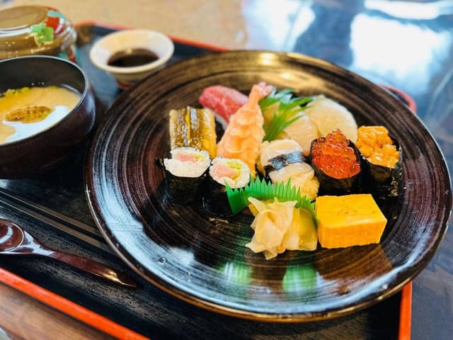 寿司・割烹 磯しん - サブ画像1