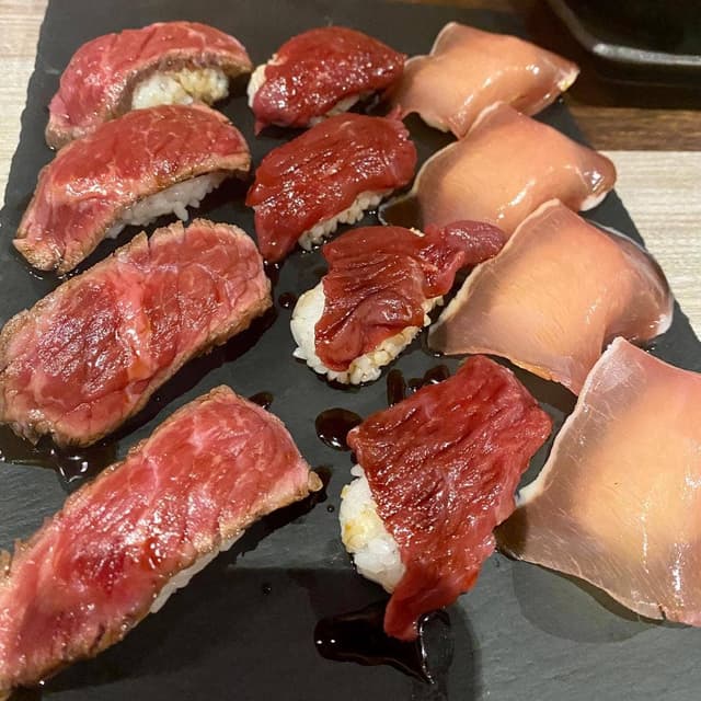 創作串焼きと串揚げ 肉寿司 個室居酒屋 KUSHIEMON-串笑門- 刈谷店 - サブ画像1