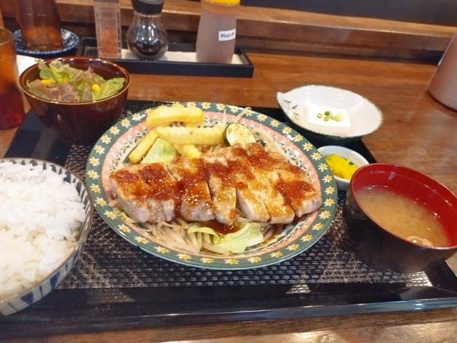 ごはんもん末吉 - サブ画像3