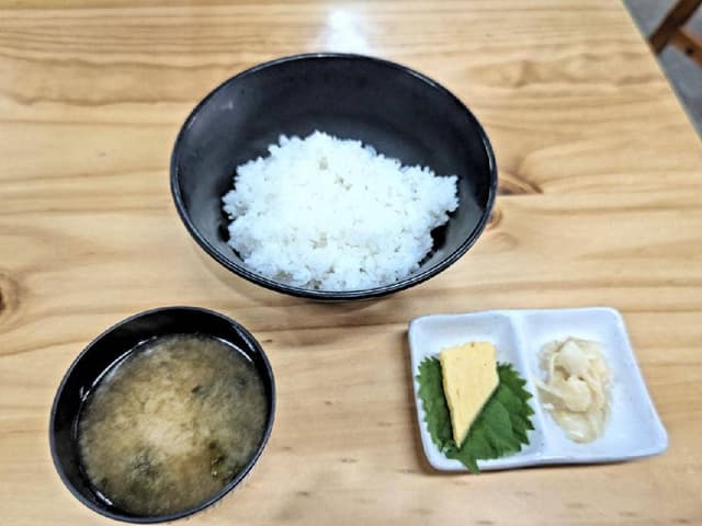 塩釜仲卸市場 マイ海鮮丼コーナー - サブ画像1