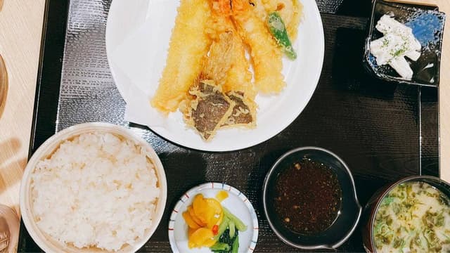 沼津魚がし鮨 流れ鮨 二代目御殿場店 - サブ画像1