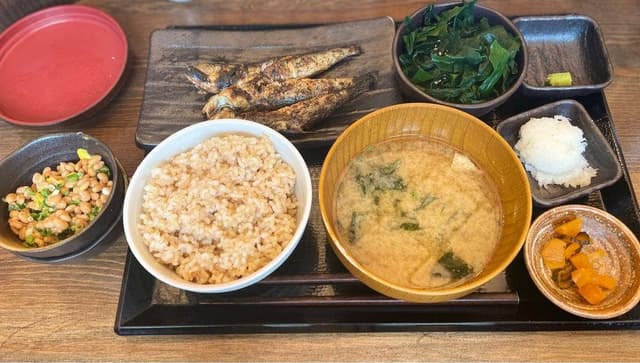 炭火焼干物定食 しんぱち食堂 人形町店 - サブ画像1