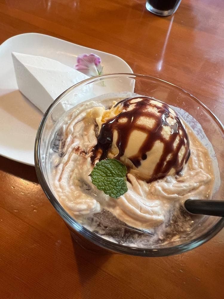 カフェ サンサン