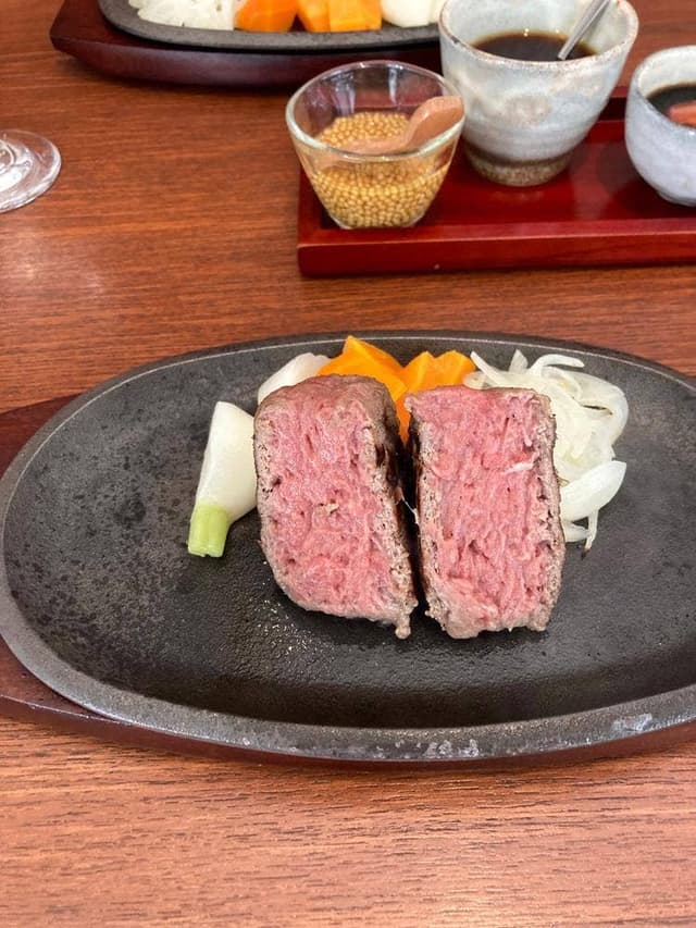 炭火レアハンバーグステーキ 銀座まつもと - サブ画像3