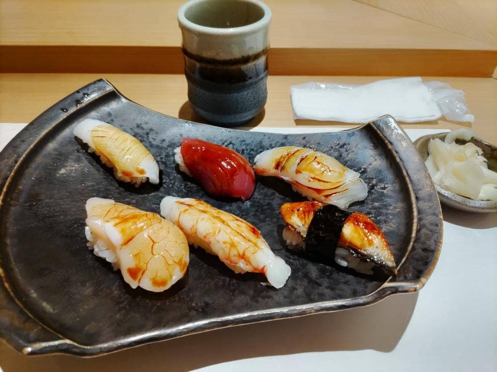 錦 鮨しん