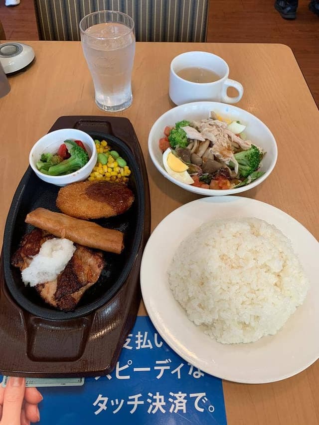 ガスト 南池袋店 - サブ画像1
