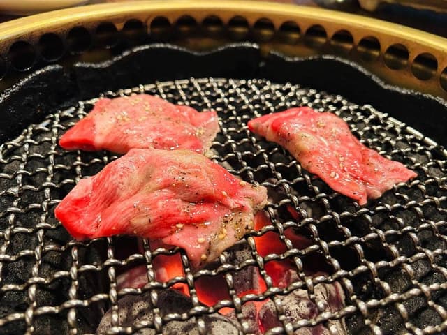 炭火焼肉 次三郎 - サブ画像1