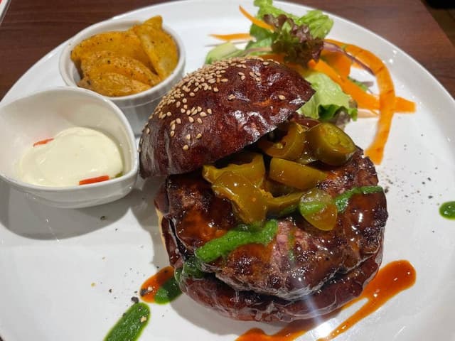 LUXE BURGERS - サブ画像1