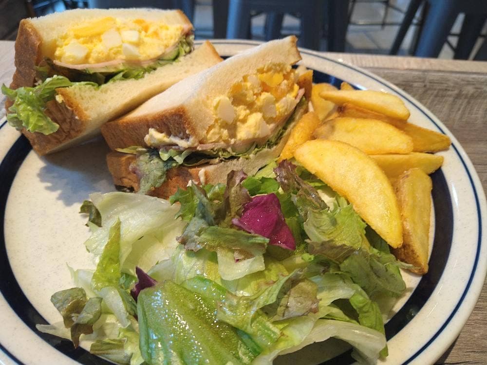 R Baker ビナガーデンズテラス店